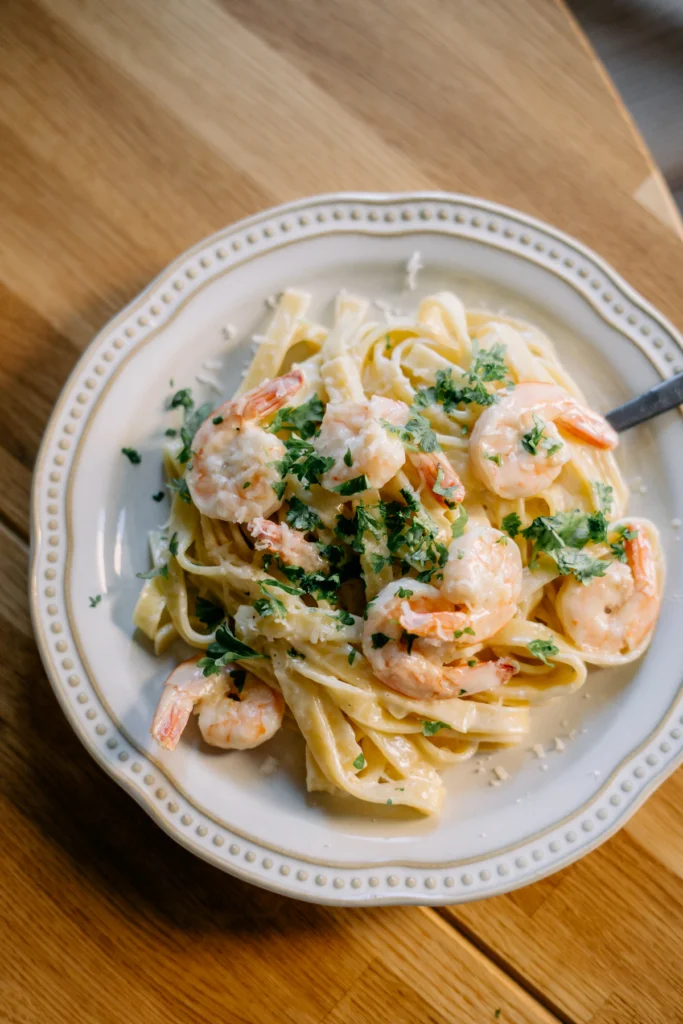 Creamy garlic sauce with shrimp and linguine
