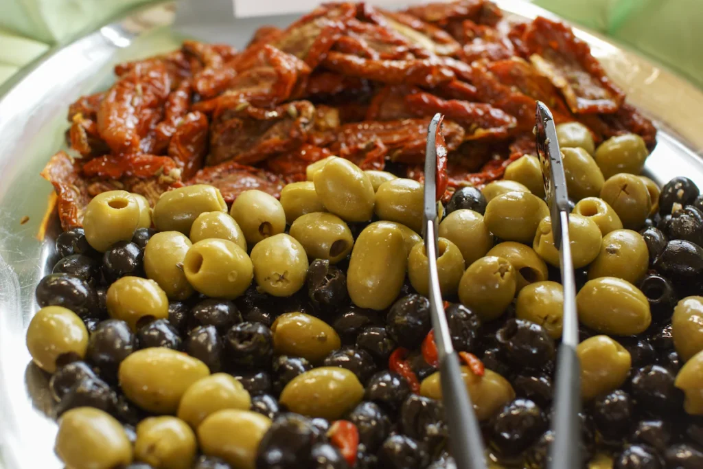 Mixed olives for Chicken Provençal
