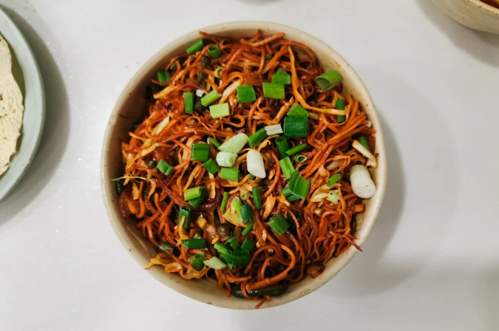 Stir-fried chicken with crisp vegetables