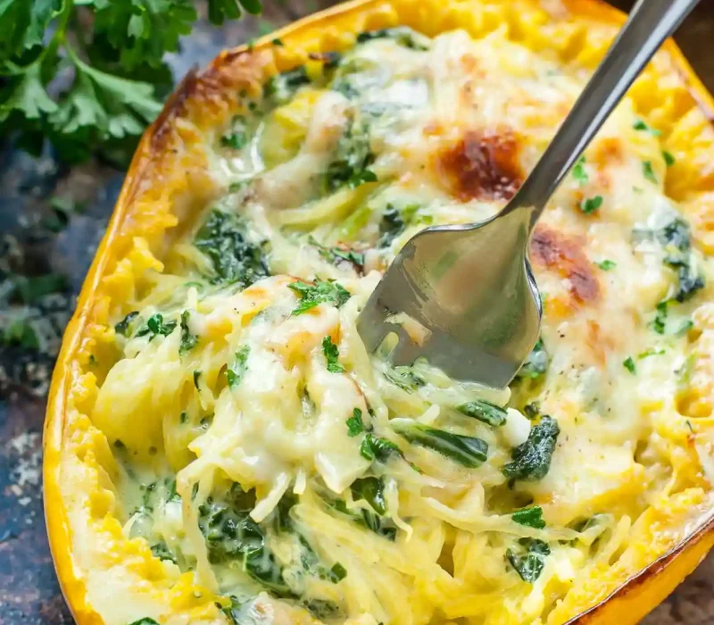 Garlic Parmesan Spinach Spaghetti Squash