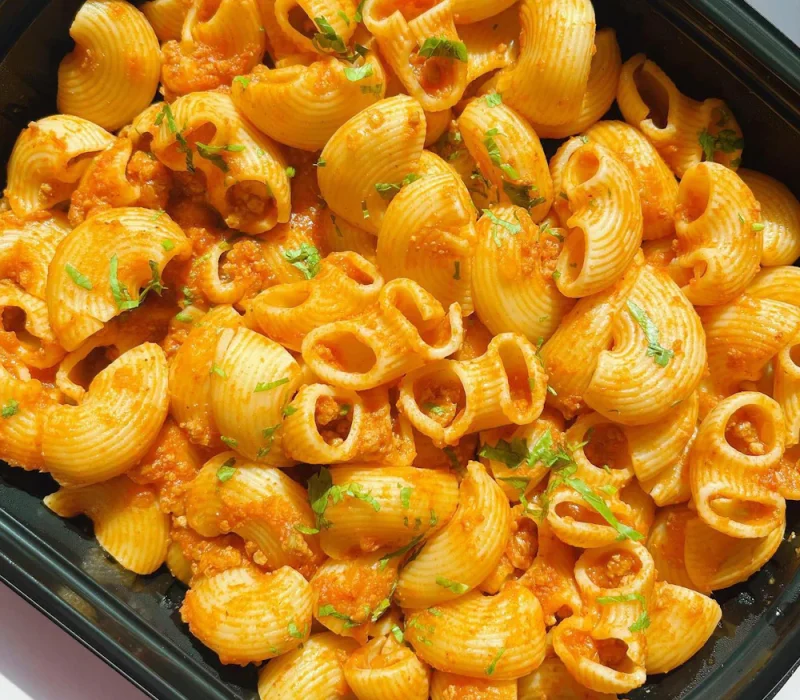 Creamy slow cooker mac and cheese